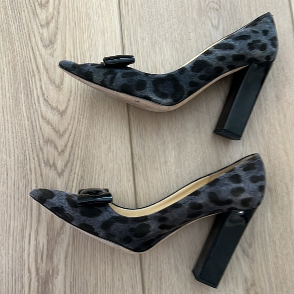 Kate Spade beauty's! Gray and black suede with patent heel. Size 9 - Picture 3 of 7